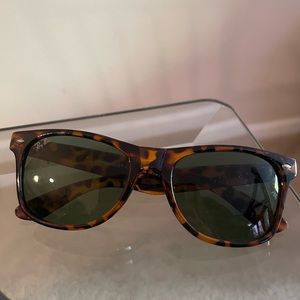 Rayban Original Wayfarer Tortoise Sunglasses